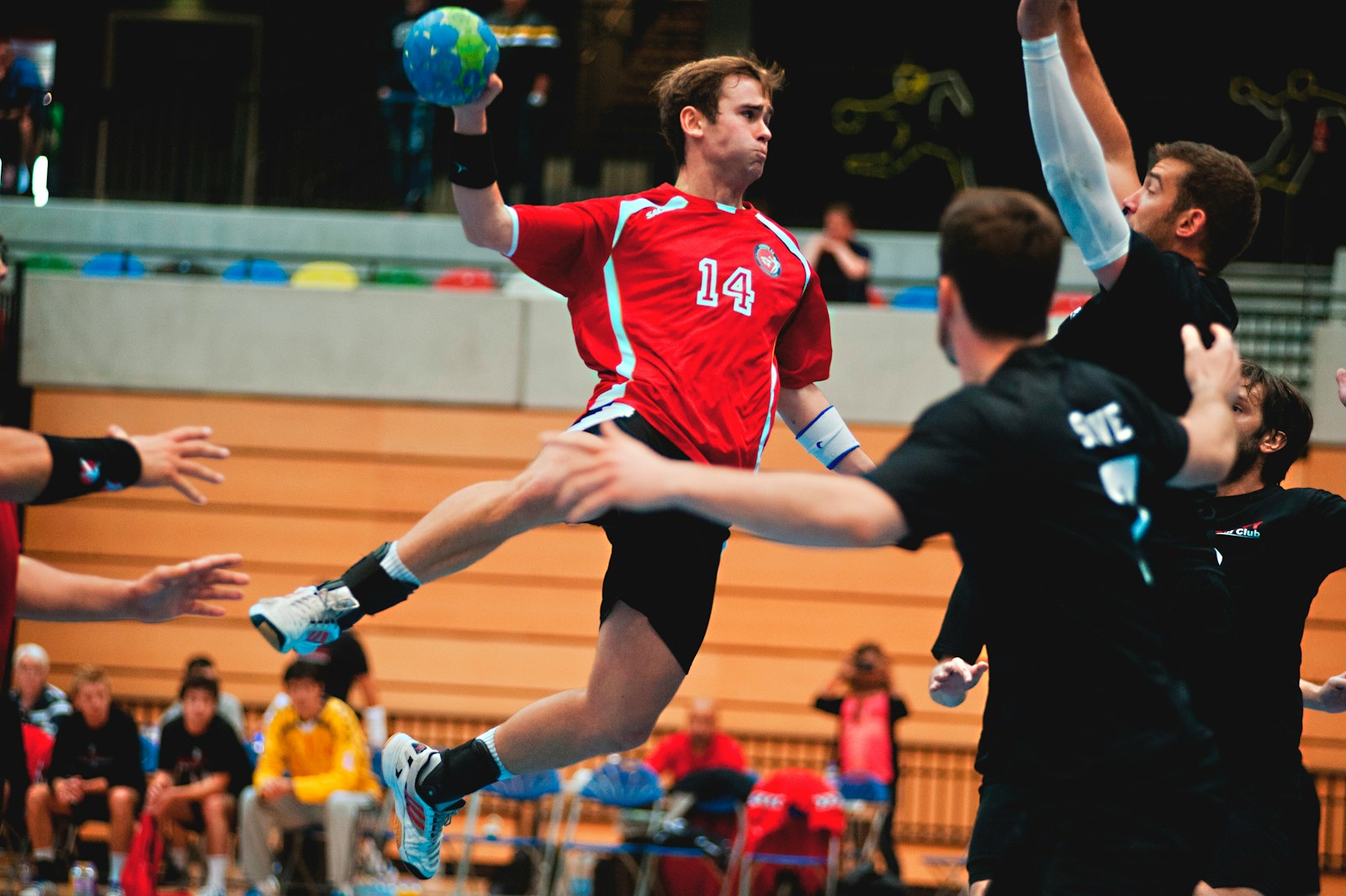 Durée d&rsquo;un match de handball : Règles et astuces pour optimiser le temps de jeu