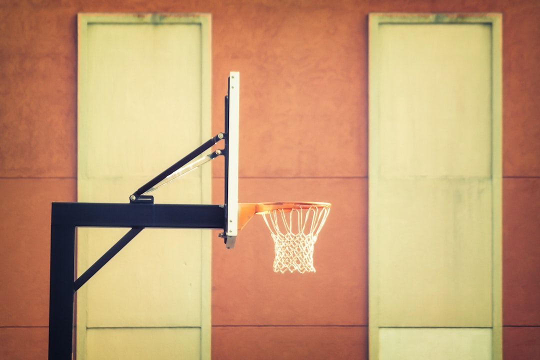 tout savoir sur la durée d’un match de basket : règles, pauses et exceptions