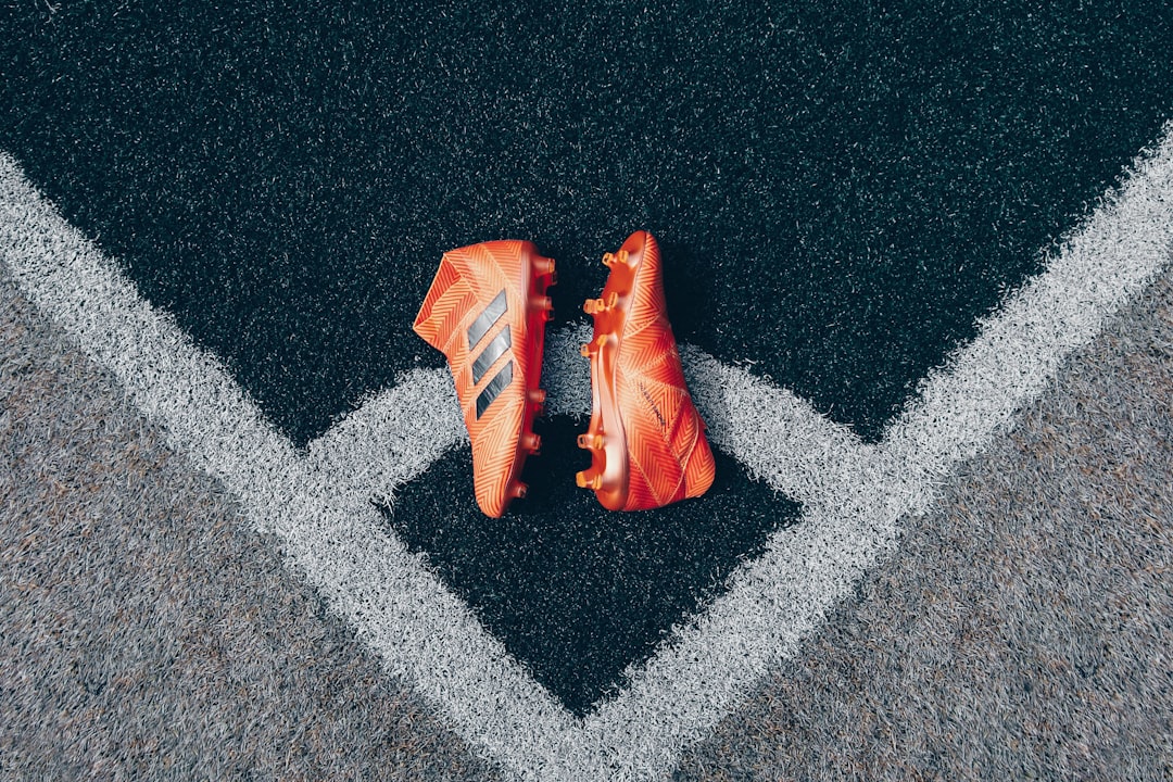 Comment élargir des crampons de foot trop serrés : astuces simples et efficaces