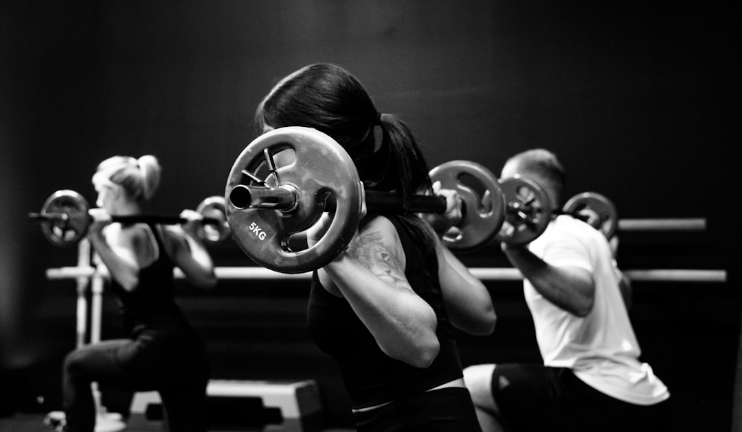 Chin up : comment maîtriser cet exercice pour muscler votre dos et vos bras