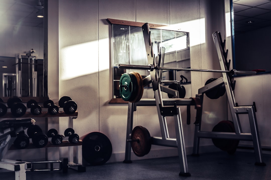 Musculation poids du corps : le guide ultime pour se sculpter sans matériel en 2025